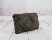Load image into Gallery viewer, Borsa Lara Trasversale in morbita pelle intrecciata

