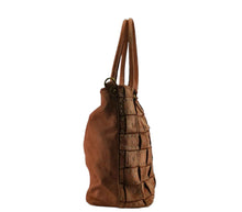 Load image into Gallery viewer, Shopping bag in pelle intrecciata e infilato a mano vitello tinto in capo ( lavato )

