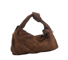 Load image into Gallery viewer, sacca in pelle intrecciata  tinto in capo ( lavato ) sconto 20% al check out
